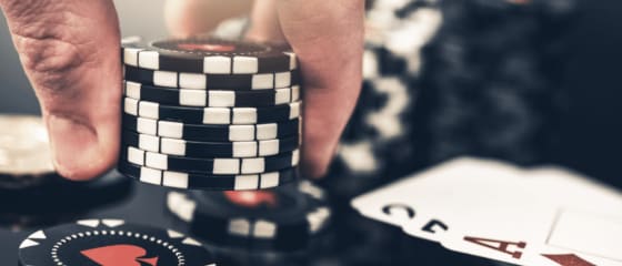 As 5 maiores diferenÃ§as entre pÃ´quer e blackjack